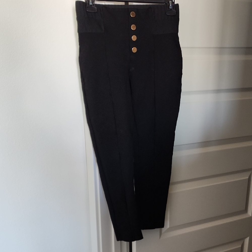 Zara Black High-Waisted Capris